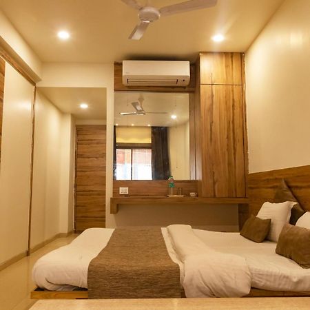 Adarsh Palace Hotel Bhopal Ngoại thất bức ảnh