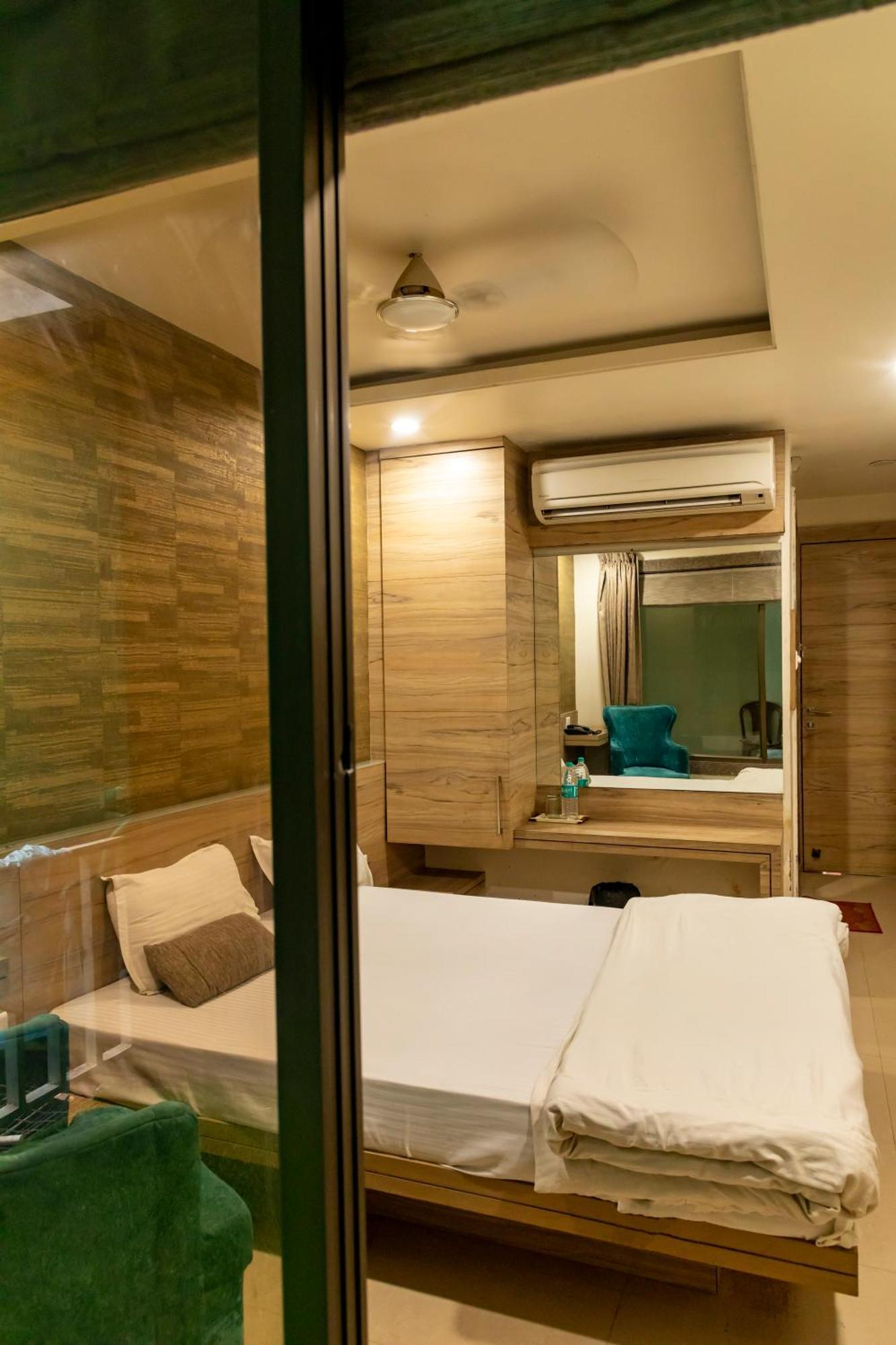 Adarsh Palace Hotel Bhopal Ngoại thất bức ảnh