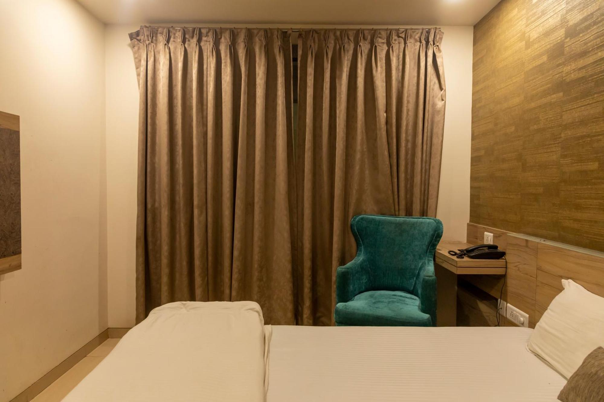 Adarsh Palace Hotel Bhopal Ngoại thất bức ảnh