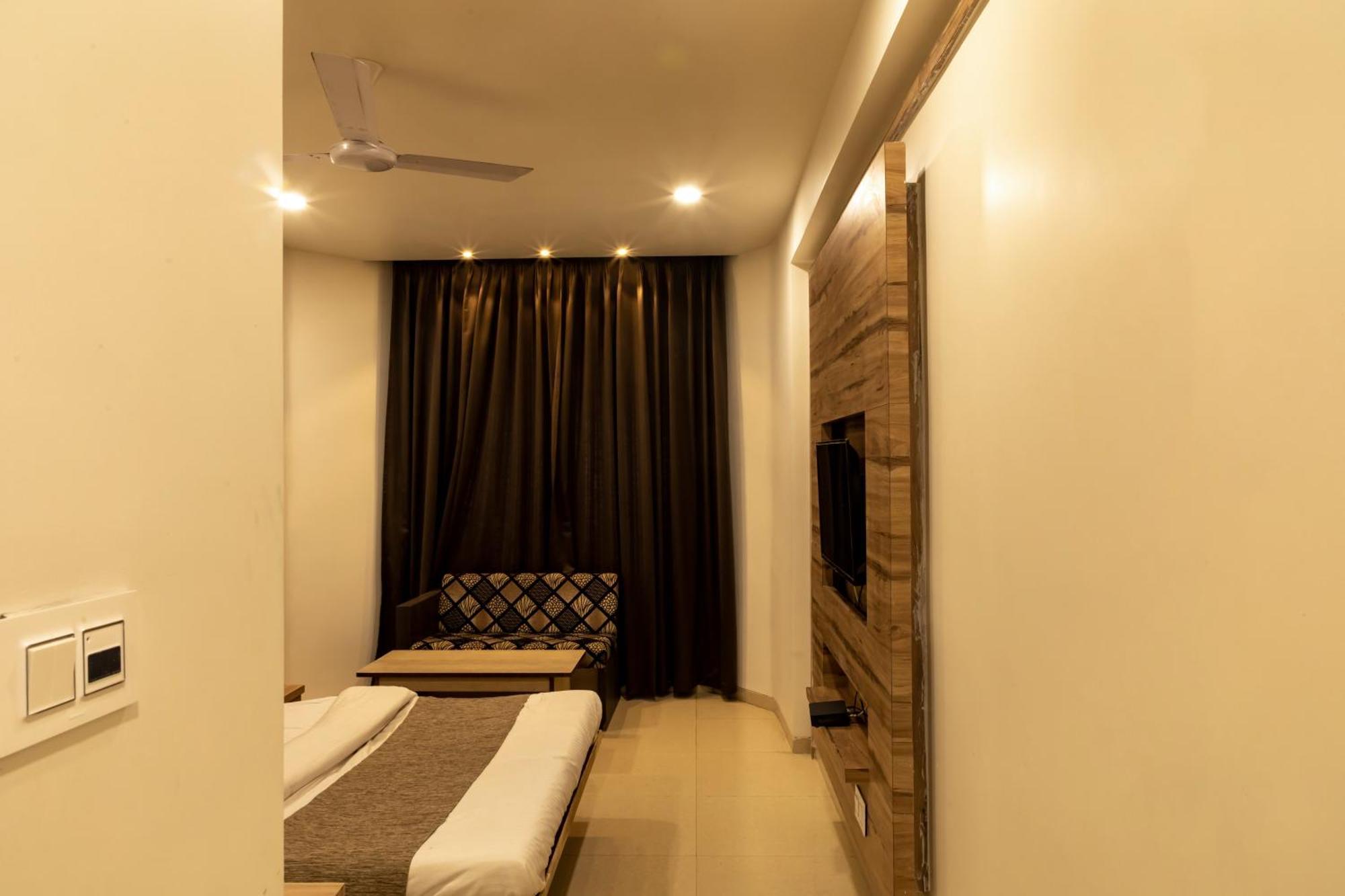 Adarsh Palace Hotel Bhopal Ngoại thất bức ảnh