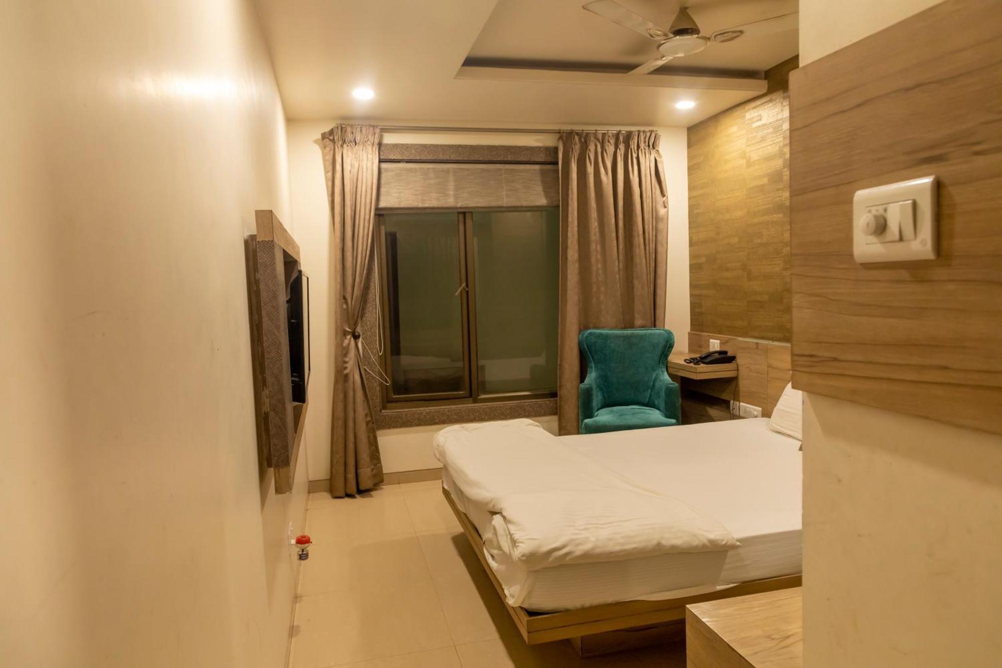 Adarsh Palace Hotel Bhopal Ngoại thất bức ảnh