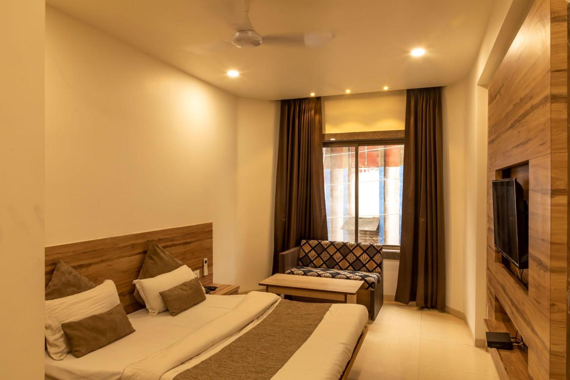 Adarsh Palace Hotel Bhopal Ngoại thất bức ảnh